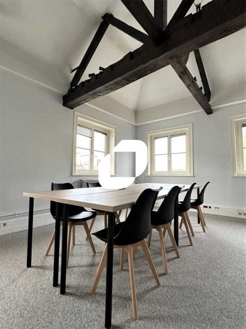   VOS BUREAUX DANS LE VIEUX LILLE - 651 m divisibles  partir de 213 m 