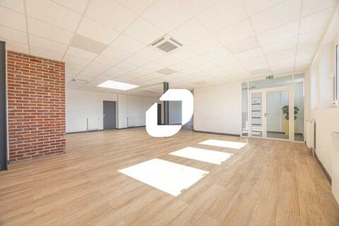 Bureaux - A VENDRE - 305 m² non divisibles 490000 77000 Vaux le penil