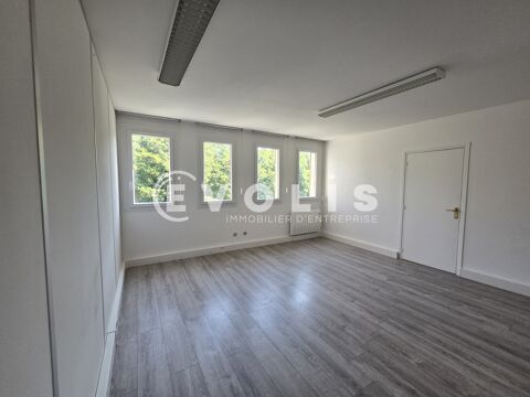 Bureaux - A LOUER - 216 m² divisibles à partir de 81 m² 1688 91430 Igny