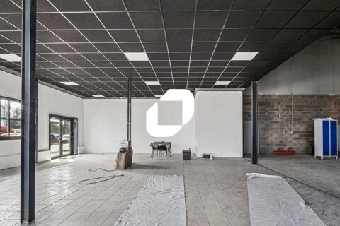 Locaux d'Activités - A LOUER - 696 m² non divisibles 7258 77230 Villeneuve sous dammartin