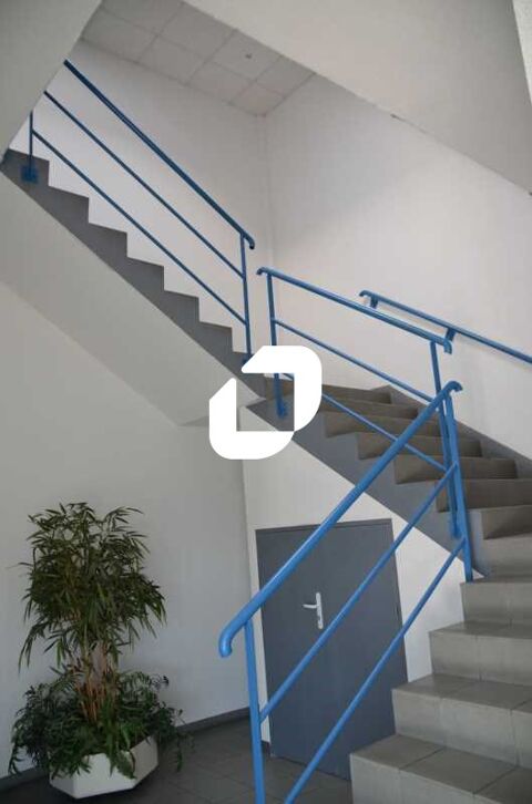   Bureaux - A VENDRE OU A LOUER - 90 m non divisibles 