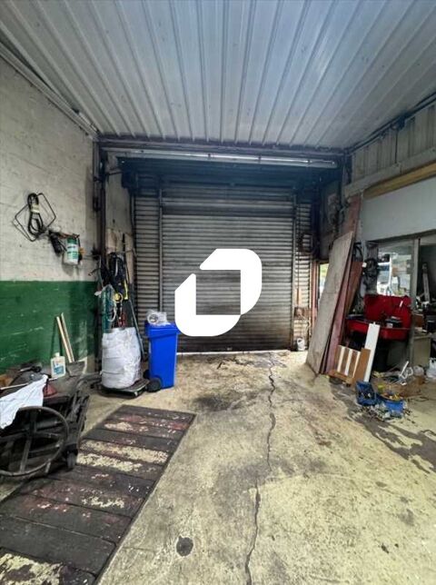   Entrepts - A VENDRE - 328 m non divisibles 