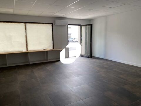 Locaux Commerciaux - A LOUER - 101 m² divisibles à partir de 50 m² 2400 33850 Leognan