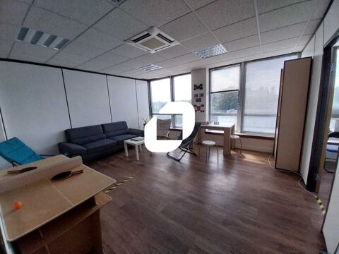   Bureaux - A LOUER - 82 m divisibles  partir de 12 m 