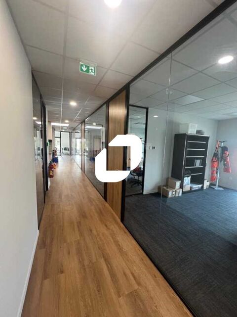   Bureaux - A LOUER - 204 m non divisibles 