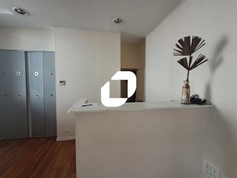 Bureaux - A VENDRE - 74 m² non divisibles 250000 33800 Bordeaux