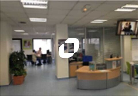   Locaux Commerciaux - A VENDRE - 220 m non divisibles 