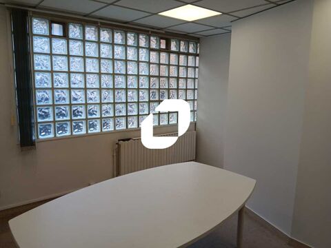 Bureaux - A LOUER - 200 m² divisibles à partir de 80 m² 3200 93340 Le raincy