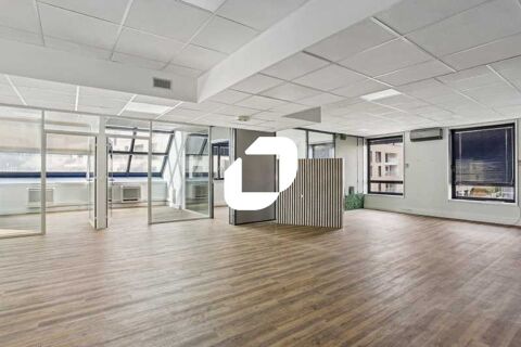 BUREAUX LUMINEUX EN TRES BON ETAT AU PIED DU RER B - 594 m² divisibles à partir de 220 m² 7450 92160 Antony