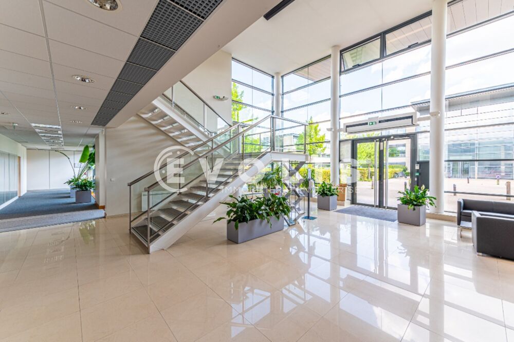   Bureaux - A VENDRE - 2551 m non divisibles 