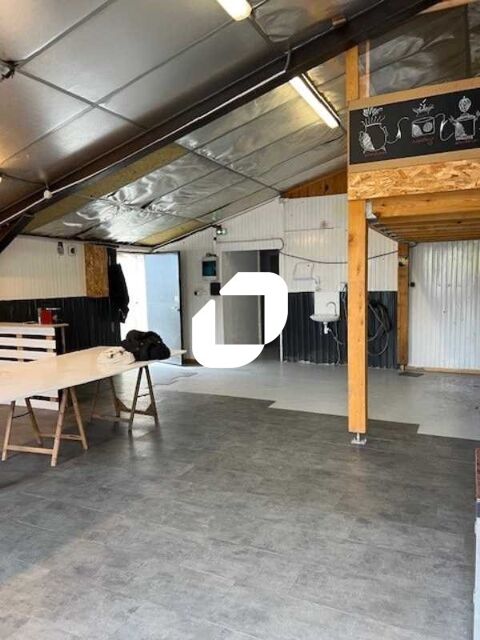 Entrepôts - A LOUER - 151 m² non divisibles 880 33130 Begles
