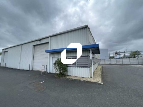 Locaux d'Activités - A LOUER - 487 m² non divisibles 2700 44120 Vertou