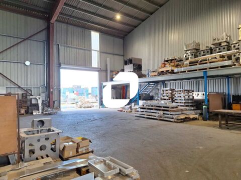 Entrepôts - A LOUER - 2 055 m² non divisibles 10104 33530 Bassens