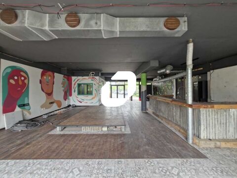 Locaux Mixtes - A VENDRE - 331 m² divisibles à partir de 225 m² 1000000 77420 Champs sur marne