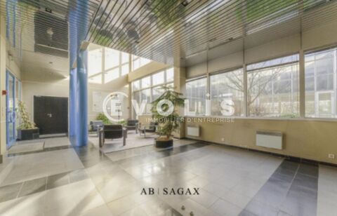   Locaux d'activit - A LOUER - 1056 m non divisibles 