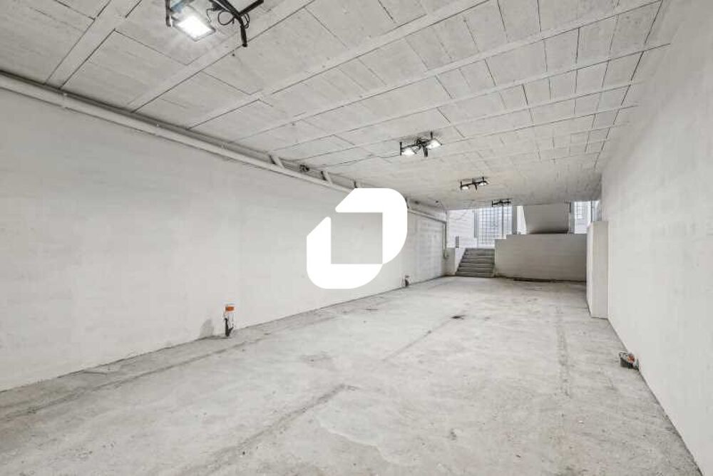   LOCAUX atypique proche de paris - 480 m non divisibles 