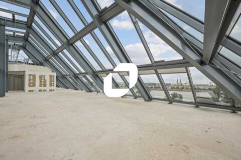 Locaux Commerciaux - A VENDRE - 837 m² divisibles à partir de 296 m² 2700000 33100 Bordeaux