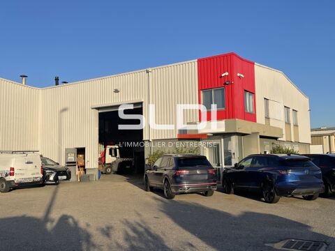 Locaux d'activités - A VENDRE OU A LOUER - 1 051 m² non divisibles 0 69680 Chassieu