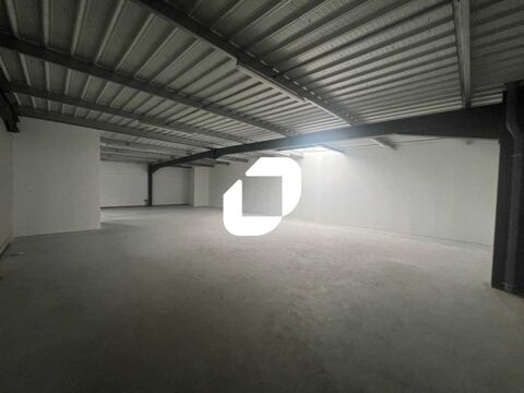 LOCAUX REFAITS A NEUF PROCHES GRANDS AXES - 500 m² non divisibles 2750 62136 Lestrem