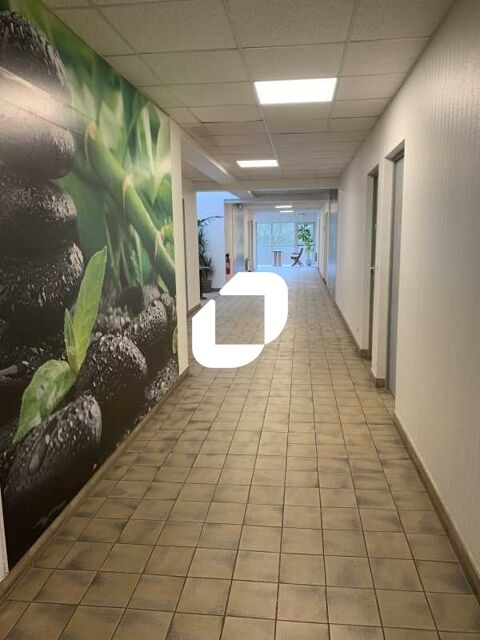 Bureaux - A LOUER - 111 m² non divisibles 1300 77450 Montry