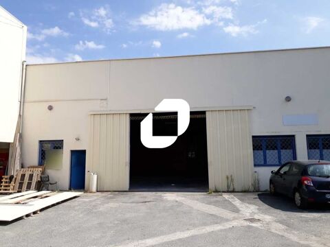 Entrepôts - A LOUER - 109 m² divisibles à partir de 49 m² 1310 33520 Bruges