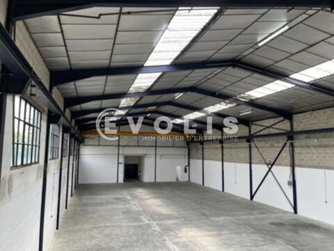   Locaux d'activit - A LOUER - 670 m non divisibles 