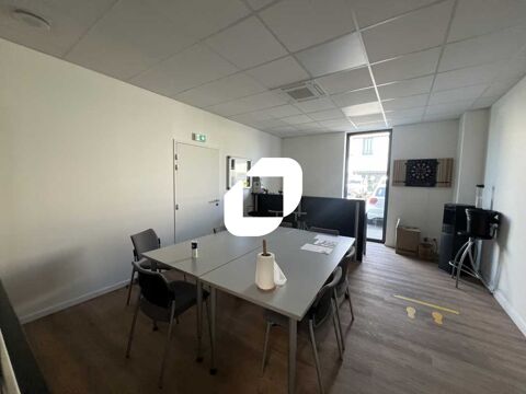   Locaux d'Activits - A LOUER - 685 m non divisibles 