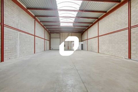   Locaux d'activits au pied de la N104 - 1195 m divisibles  partir de 380 m 