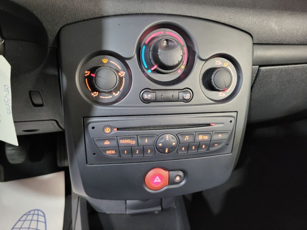 Clio Collection Zen 3 portes 1.2 16V 75 2014 occasion 93600 Aulnay-sous-Bois