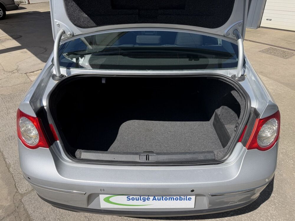 Passat Sportline 2.0 16S TDI 140 DSG 2007 occasion 53210 Soulg&eacute;-sur-Ouette