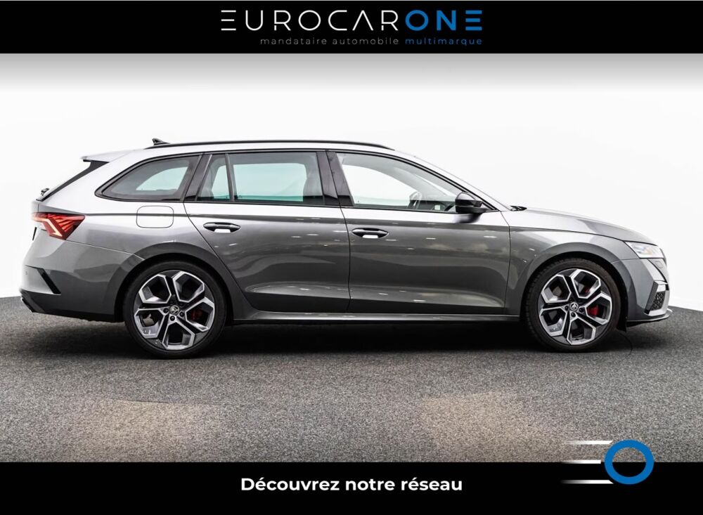 Octavia 2.0 TSI RS 245 ch Toit ouvrant Attelage Matrix LED Autres mo 2023 occasion 69007 Lyon