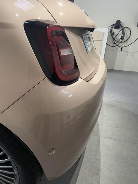 500 E 24kWh Pack Confort & Style 3+1 2023 occasion 76360 Barentin
