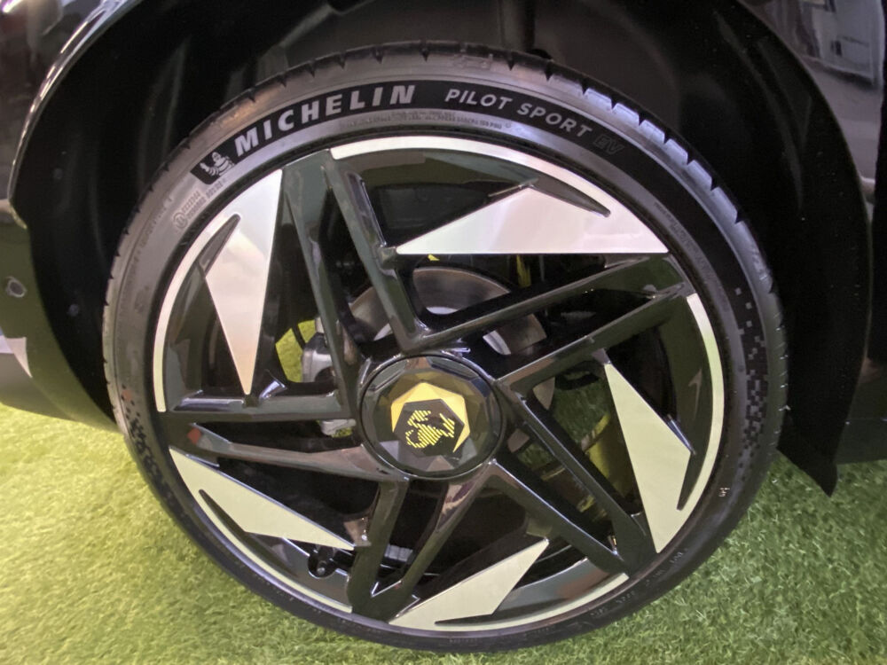600 E Electrique 54 kWh Scorpionissima 2025 occasion 76360 Barentin