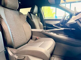 5008 1.2 HYBRID 145 E-DCS6 Allure Business 2026 occasion 63360 Gerzat
