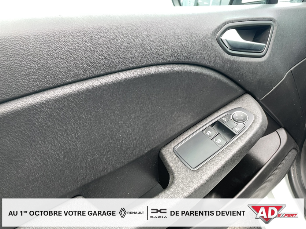 Clio Business R&eacute;versible Blue dCi 100 -21N 8900€ ht 2022 occasion 40160 Parentis-en-Born