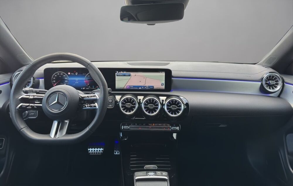 Classe CLA CLA 200 Amg Line 163 Gris Alpin Cam&eacute;ra 360&deg; Autres mod&egrave;les d 2025 occasion 69007 Lyon