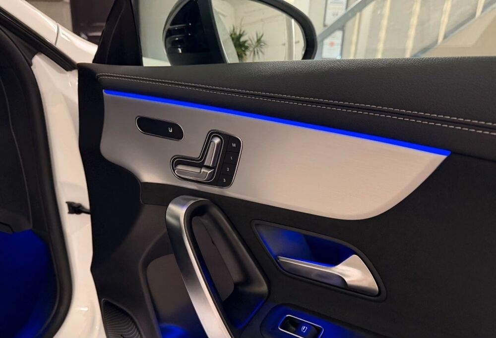 Classe CLA CLA 200 Amg Line 163 Toit ouvrant Si&egrave;ges Elec Autres disponi 2025 occasion 69007 Lyon