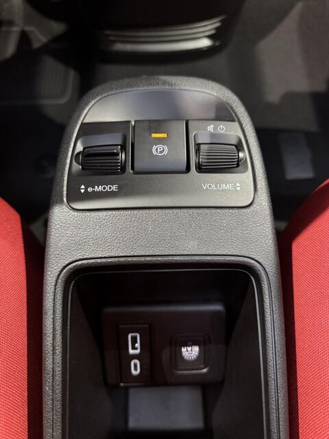 500 C 24kWh (Red) 2023 occasion 76360 Barentin