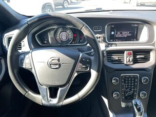 V40 T2 122 Geartronic 6 R-Design 2019 occasion 40600 Biscarrosse