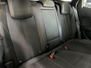 3008 1.6 HYBRID4 300 E-EAT8 GT 2023 occasion 63300 Thiers
