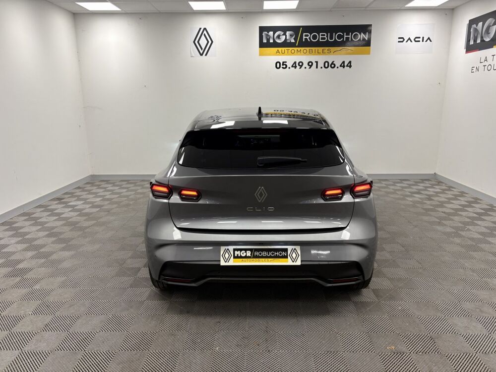 Clio techno TCe 115 ch EDC 2026 occasion 86500 Montmorillon