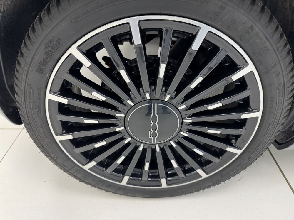 500 42kWh La Prima 3+1 2023 occasion 76360 Barentin