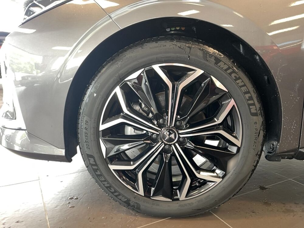 DS3 BLUEHDI 130 EAT8 ETOILE ALCANTARA 16km 2024 occasion 38090 Villefontaine