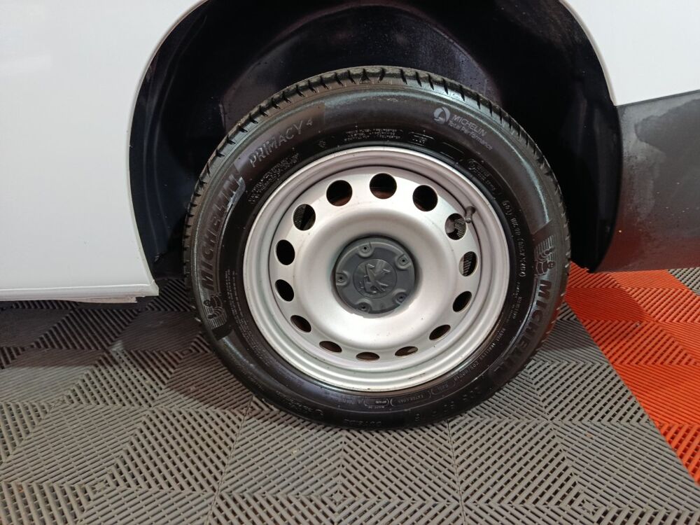 Jumpy BLUEHDI 100 S&S LONG 950KG PREMIUM 2023 occasion 91580 &Eacute;tr&eacute;chy