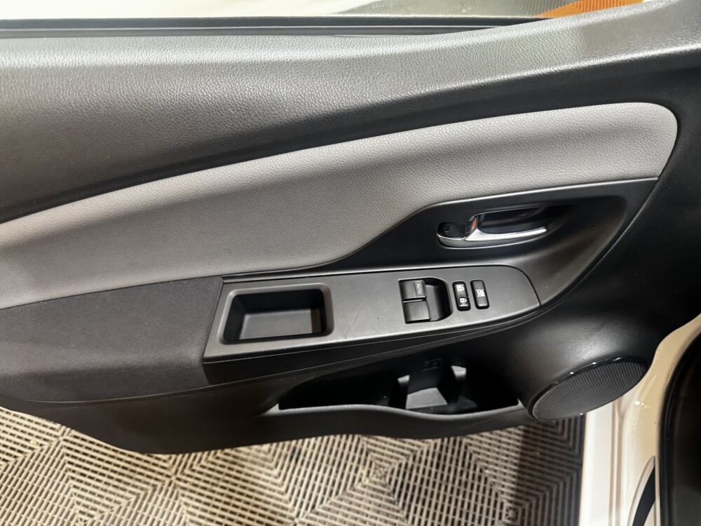 Yaris 1.5 Hybride 100h France Business 2020 occasion 91580 &Eacute;tr&eacute;chy