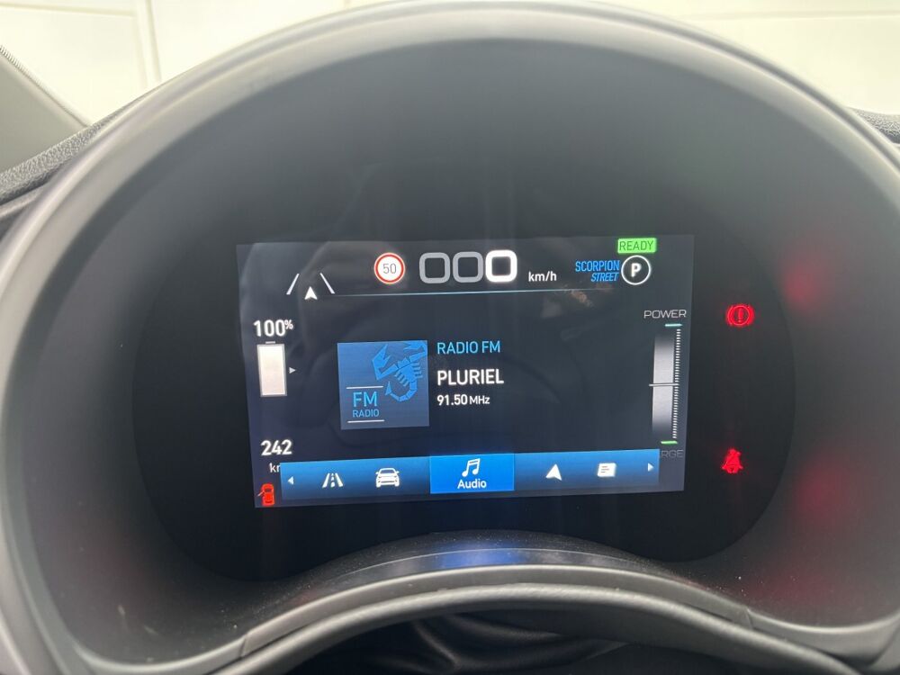 500 BEV 42KWH 2025 occasion 69330 Meyzieu