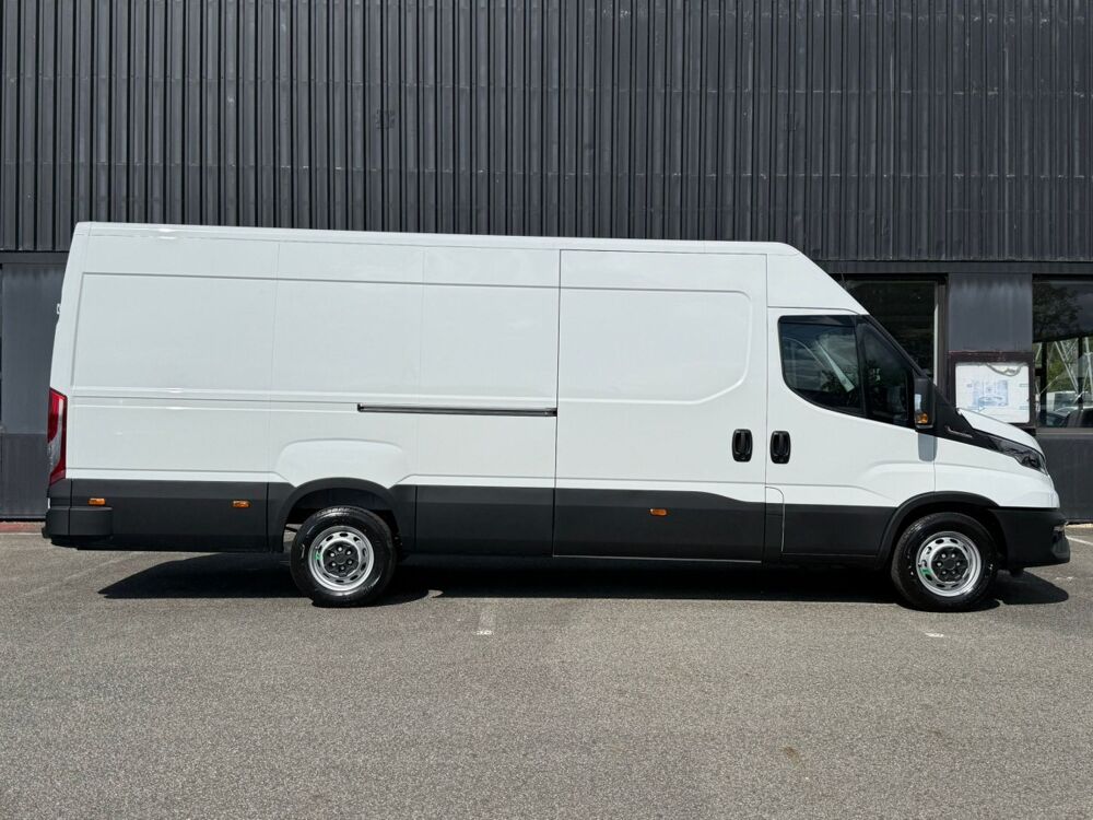 Jumpy 35S18 3.0 V16 Himatic BVA H2 2026 occasion 91580 &Eacute;tr&eacute;chy