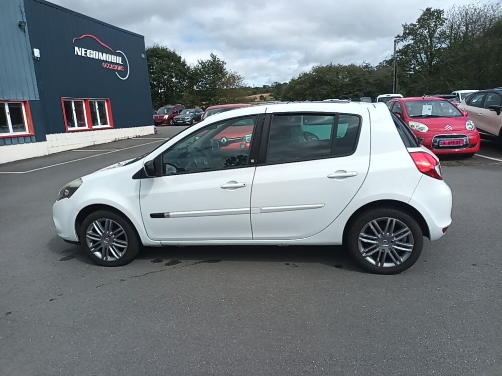 Clio Dynamique TomTom 1.2 TCE 100 Eco2 2011 occasion 35210 Ch&acirc;tillon-en-Vendelais