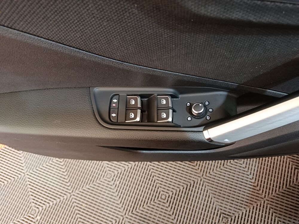 Q2 35 TFSI 150 S Tronic S Line 2021 occasion 91580 &Eacute;tr&eacute;chy