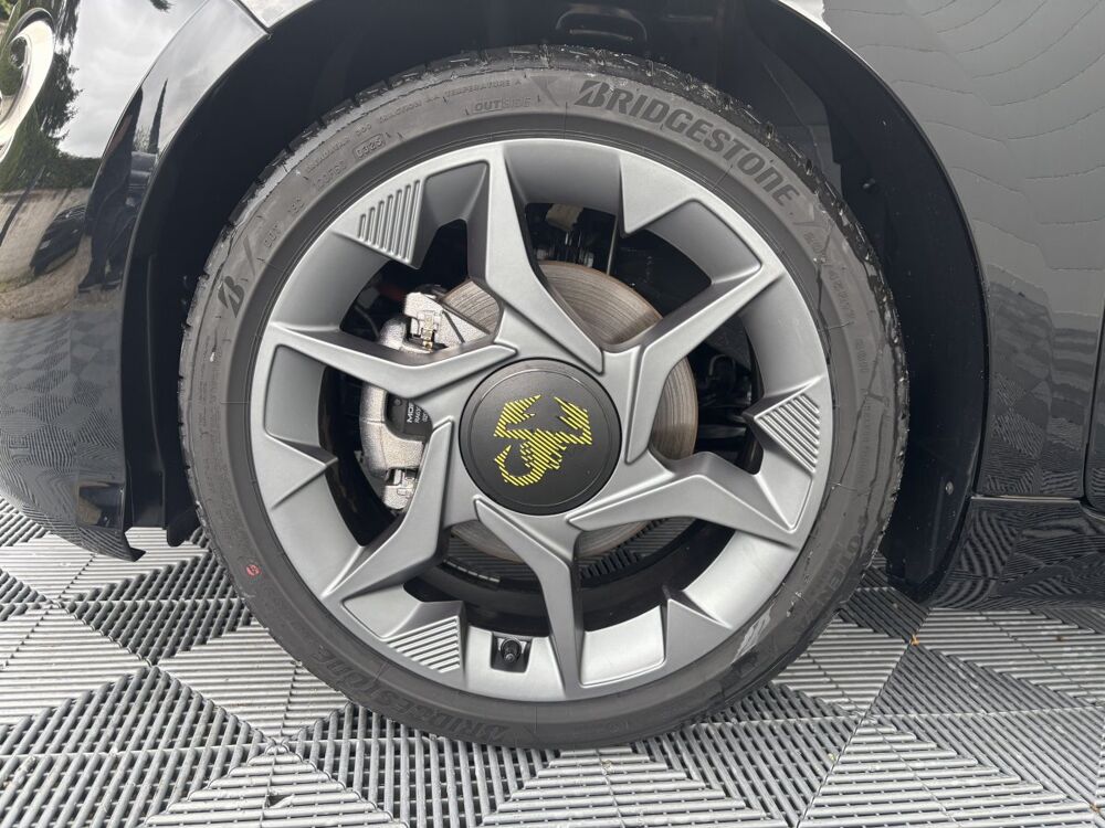 500 BEV 42KWH 2025 occasion 69330 Meyzieu